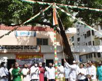 CPI TS Secretary Chada Venkat Reddy hoisting the National Flag