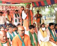 BJP activists from Mancherial district staged protest against anti-farmer policies of the Telangana government 