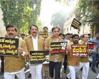 Video: Khaki clad KTR drives auto to Telangana Assembly in protest