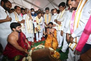 KCR lays foundation stone for TRS office in Delhi